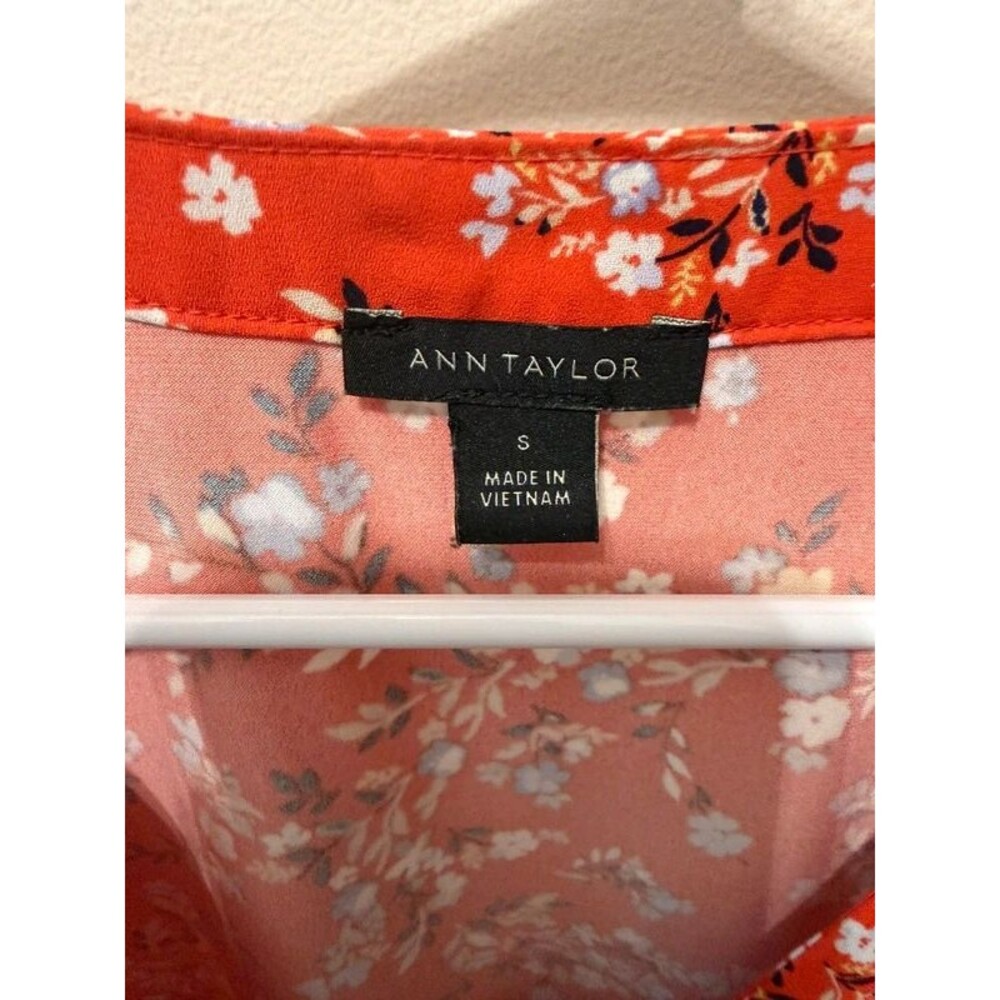 Ann Taylor blouse :) - Picture 2 of 2